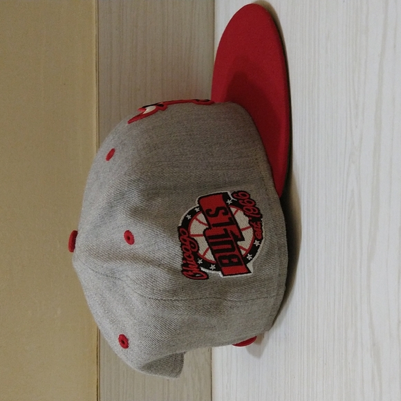 Chicago Bulls Hardwood Classics Windy City Medium/Large Snapback - Picture 2 of 6